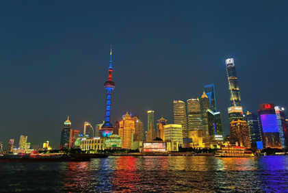 数字底座：2025年智慧城市从“单体智能”走向“整体智慧”的核心引擎